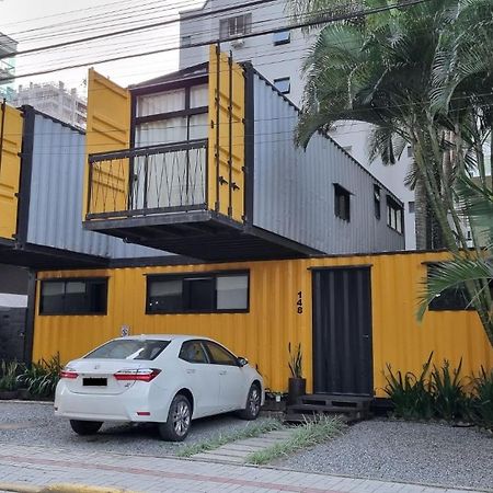 Aps Em Container Na Meia Praia, Itapema, Sc - Tetto Stays Exterior photo