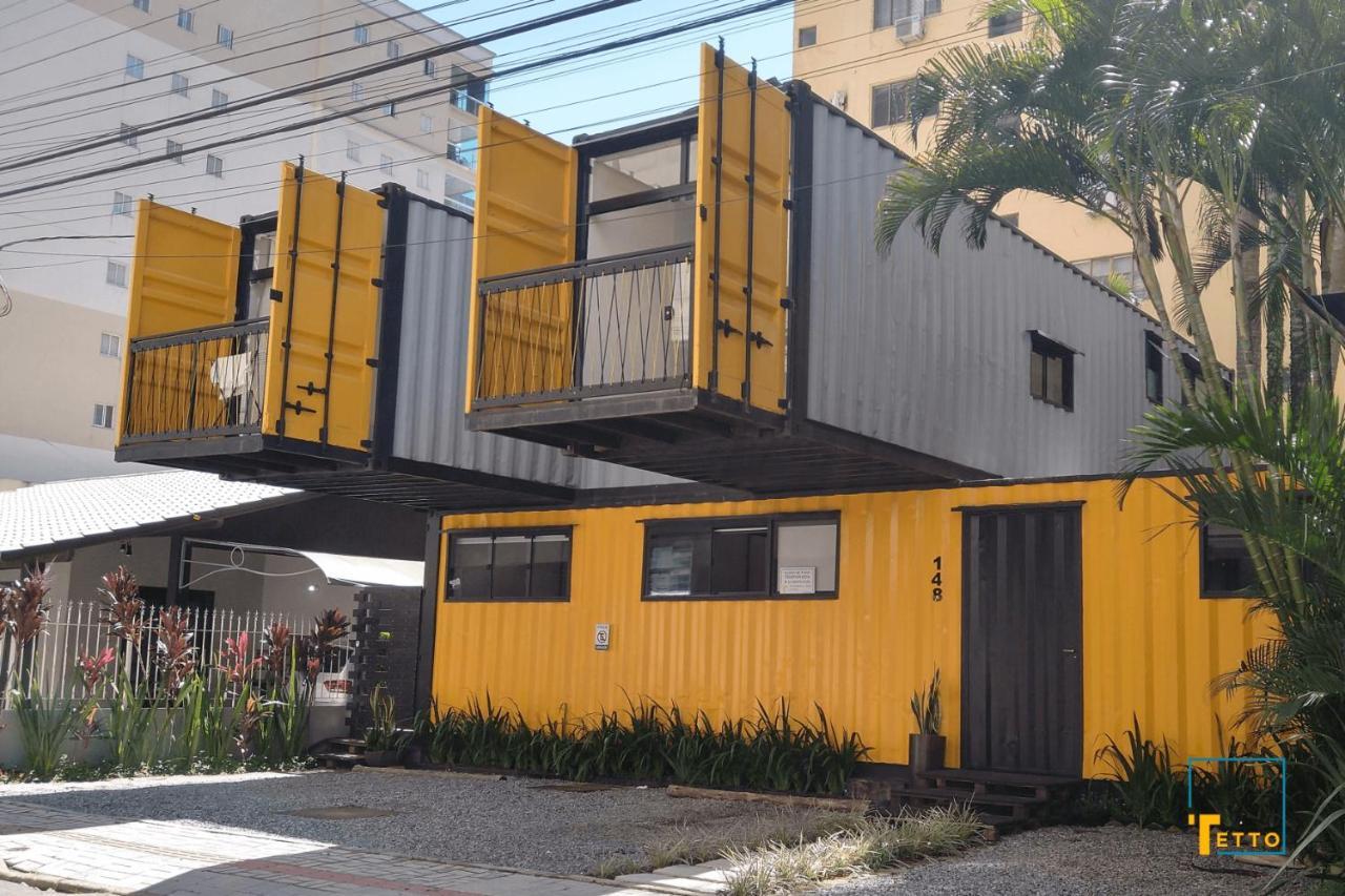 Aps Em Container Na Meia Praia, Itapema, Sc - Tetto Stays Exterior photo